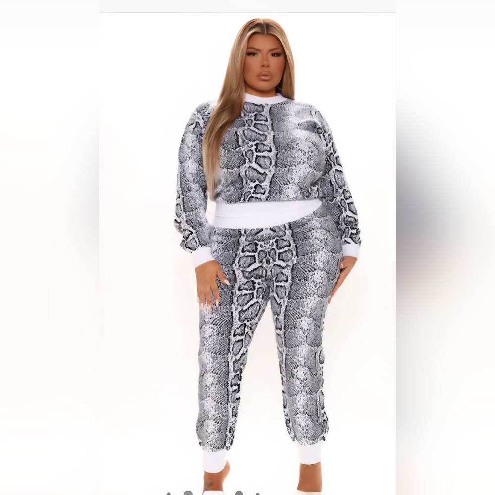 Women's Snake Print Sweater Set